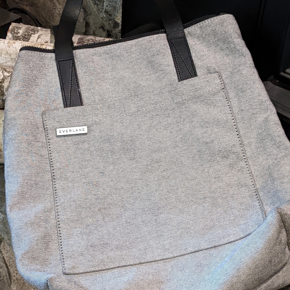 Everlane Reverse Denim Twill zip Pocket Tote Bag One Size Leather handles